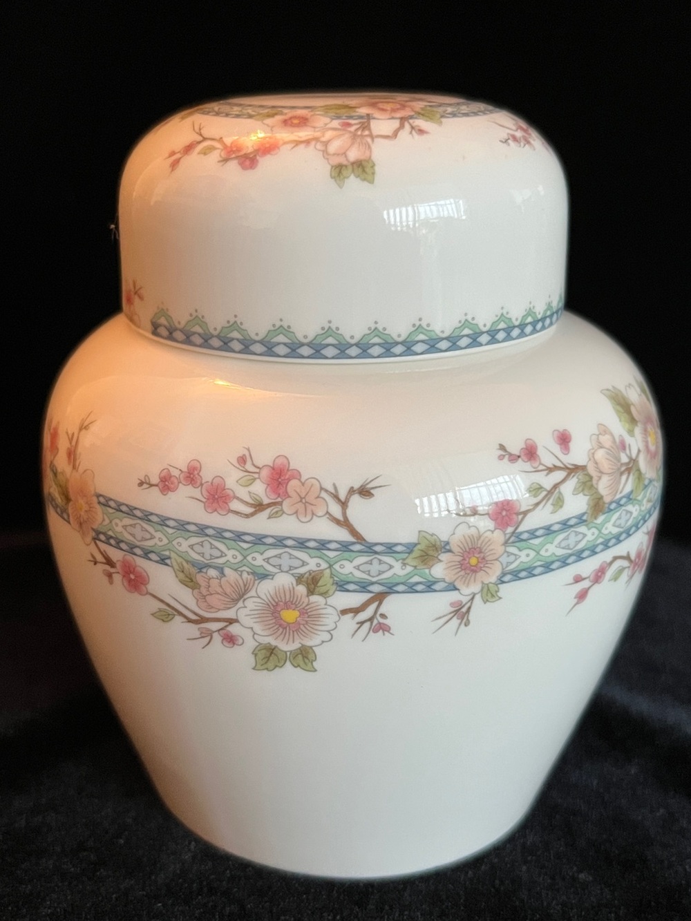 Coalport Ginger Jar and Lid, April Pattern. Vintage Collectible Porcelain